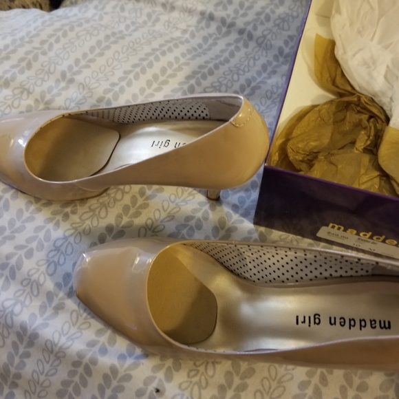 Madden Girl Nude heels. - Picture 5 of 7
